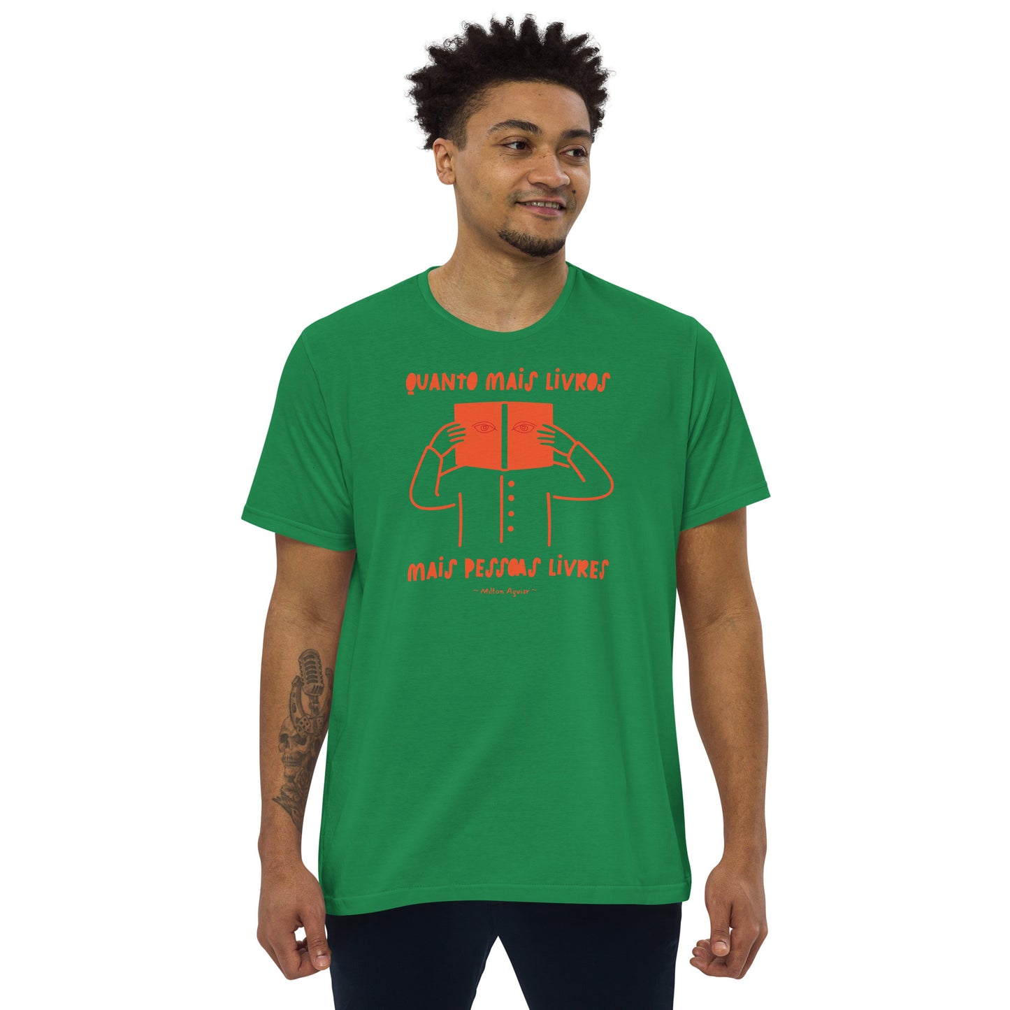 QUANTO MAIS LIVROS, MAIS PESSOAS LIVRES - Milton Aguiar - Camiseta justa com modelagem reta masculina