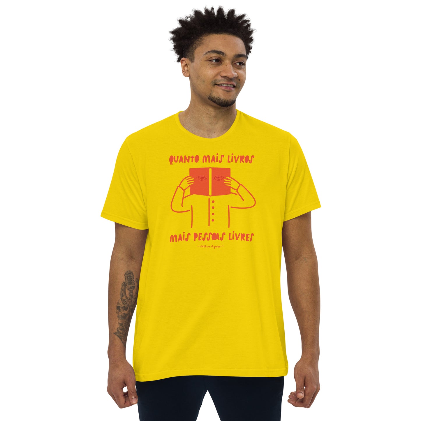 QUANTO MAIS LIVROS, MAIS PESSOAS LIVRES - Milton Aguiar - Camiseta justa com modelagem reta masculina